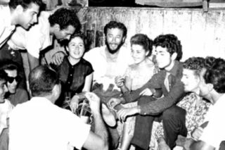 Ο Σίμος Τσαπνίδης με άλλους υπαρξιστές (1953)